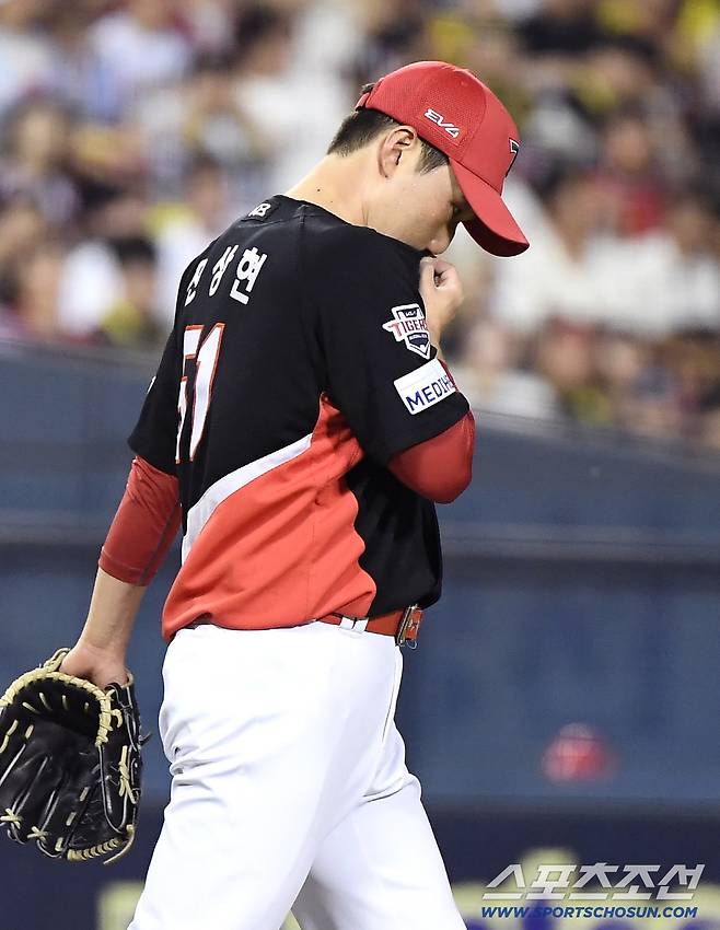 '44년 사상 최초 대기록' 왜 웃지 못했나…