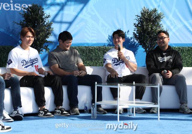 샴페인 파티에서 빛난 韓日 우정…절친 야마모토 'WS 3승' 맹활약에 김혜성 일본어로 찬사 보냈다