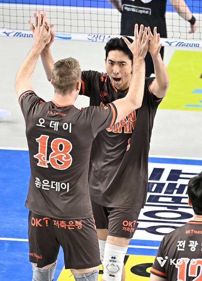 오심 논란 → 야유까지…축하받지 못한 생애 최고의 날, '최대 피해자' 차지환의 진심