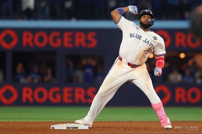 졌지만 웃을 수 있는 토론토 ‘7150억 원’ 블게주의 미친 방망이