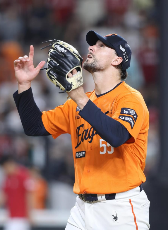 한화 '원투펀치' 와이스의 매듭