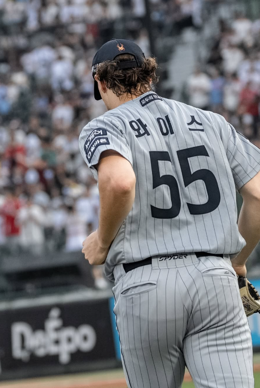 한화 '원투펀치' 와이스의 매듭