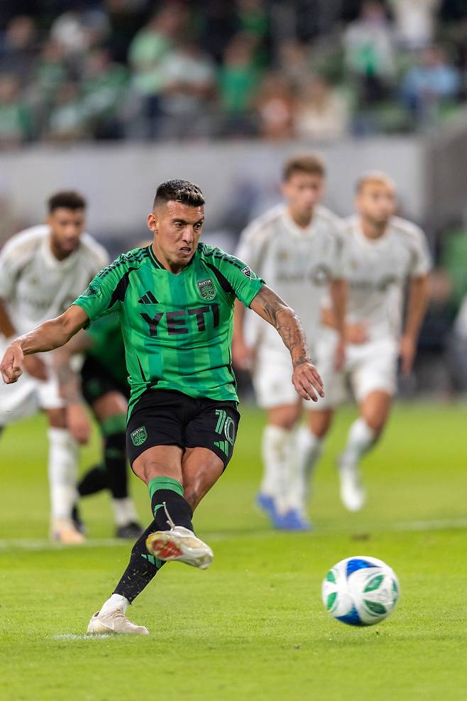 손흥민보다 더 큰 임팩트, 보기 어려운 장면이 나왔다…4년 4개월 만에 PK 막은 요리스