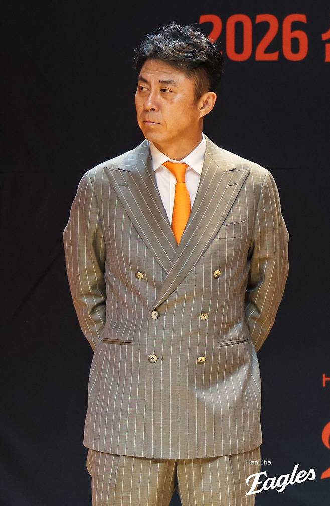 ‘폰세·와이스 재계약 할 수 있나요?’ 한화 손혁 단장에게 물어보니 “최대한의 오퍼 한다”