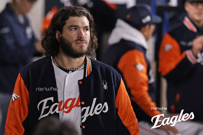 ‘폰세·와이스 재계약 할 수 있나요?’ 한화 손혁 단장에게 물어보니 “최대한의 오퍼 한다”