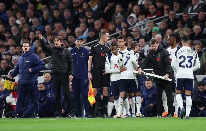 '英 BBC도 경악' 손흥민 없으니 '와르르' 무너진 기강...