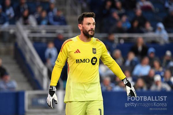 '토트넘 9년 동료' 요리스도 혀 내두른 손흥민 양발