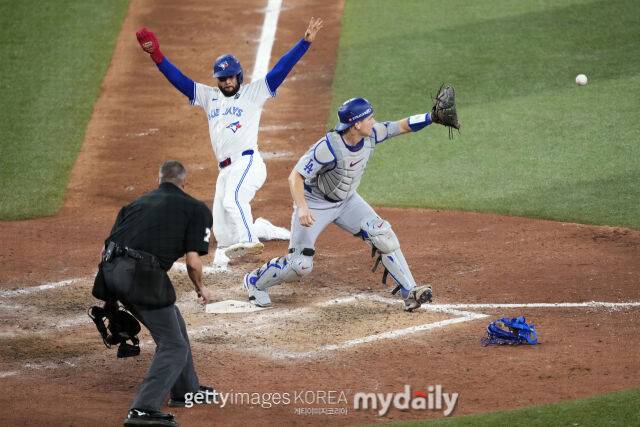 '9회말 1사 만루→대주자 홈 아웃' WS 7차전 승부를 가른 '리드폭', 알고 보니 TOR 선택이었다