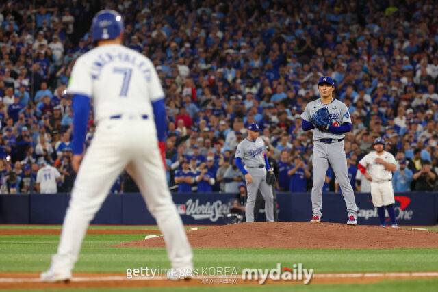 '9회말 1사 만루→대주자 홈 아웃' WS 7차전 승부를 가른 '리드폭', 알고 보니 TOR 선택이었다