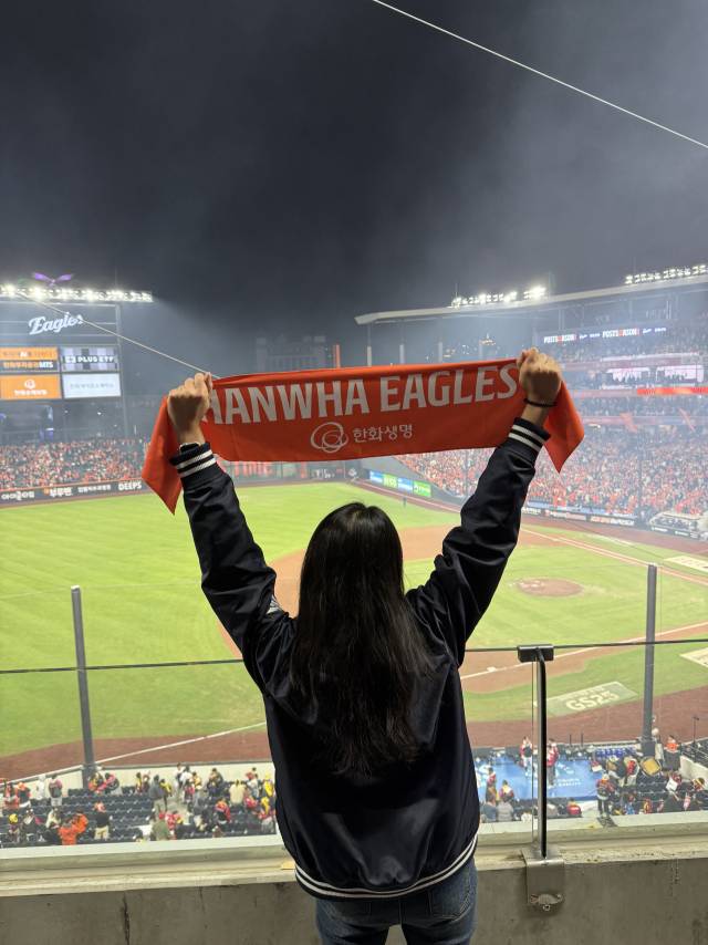 “한화 덕분에… 나는 행복합니다” 야구장서 하나 돼 울고 웃은 팬들 [주간볼로그]
