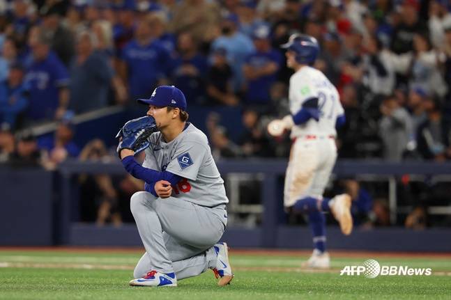 9회말 2사 만루서 동료와 충돌→그대로 좌절