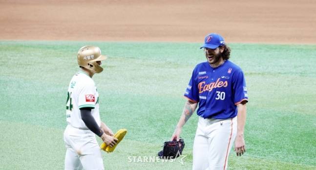 폰세가 유니폼 교환 요청→'선수들이 인정하는 타자' 송성문