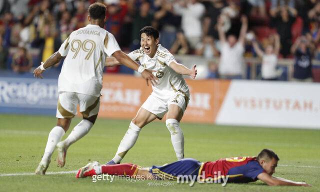 '손흥민 합류 최대 수혜자' 부앙가 자신…