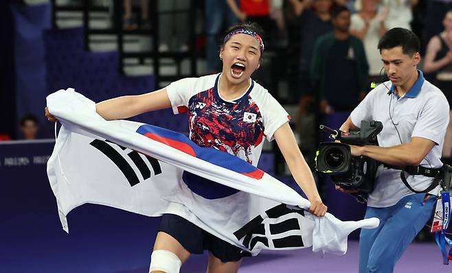 굴복 선언! 안세영에 패패패패패패패…中