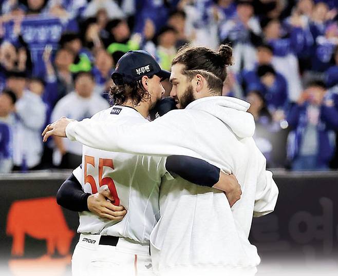 출국 앞둔 와이스와 식사도 했다지만…이대로 가면 도로 한화?