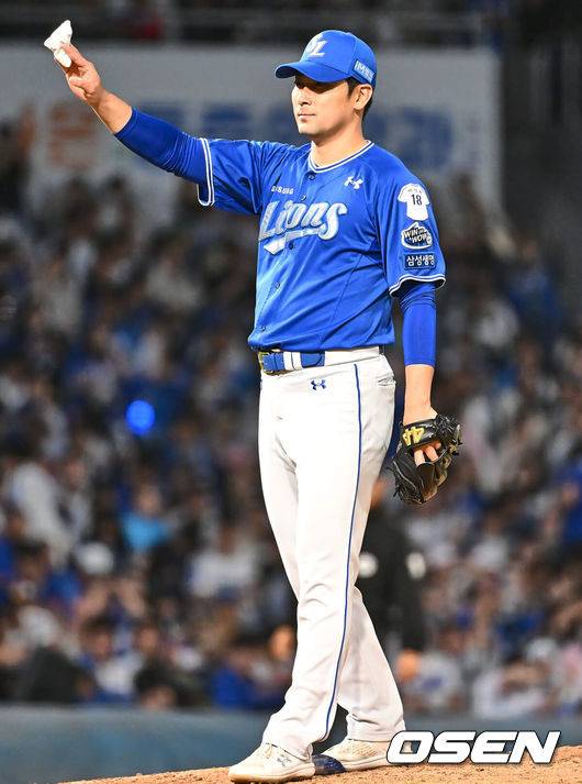 현대→히어로즈→NC→두산→키움→삼성…방출 2번 딛고 40세까지 버텼는데, 왜 은퇴 선언했나 “삼성이 마지막이라 행복해”