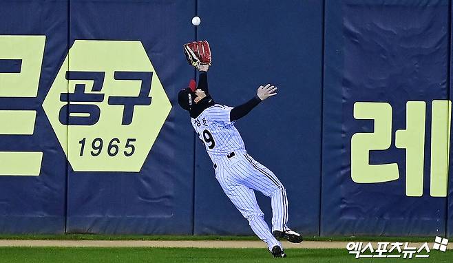 LG 우승하고 '슬펐다'니 왜일까…KS 수비 하이라이트 만든 이적생,