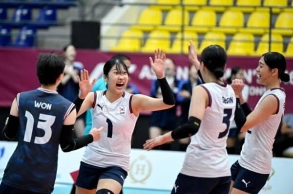 제 2의 김연경 탄생하나? 한국 U-16 여자대표팀, 카타르 꺾고 8강 진출...캡틴 손서연 맹활약