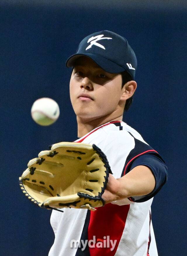 '162km→157km→154km→150km 구속 하락 우려' 문동주 괜찮다... 류지현 감독