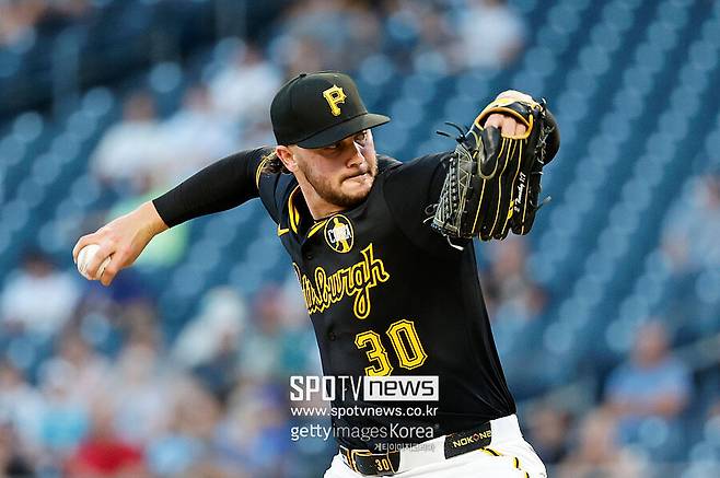 야마모토 사이영상 수상 감히 꿈도 못 꾼다…162km 괴물투수 대체 어떻게 던졌길래