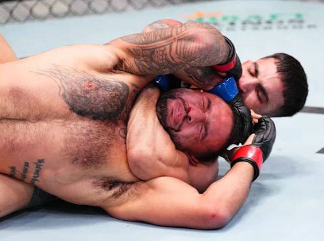 역대급 충격! 격투 아닌 '짜고 치는 도박'이었나… UFC, 승부조작 의혹 폭발! 현역 파이터들 잇단 폭로→FBI까지 출동