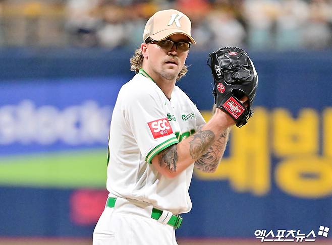 [단독] KBO 아시아쿼터 1호 탄생하나…LG, '韓 경력직' 호주 좌완 라클란 웰스 계약 임박