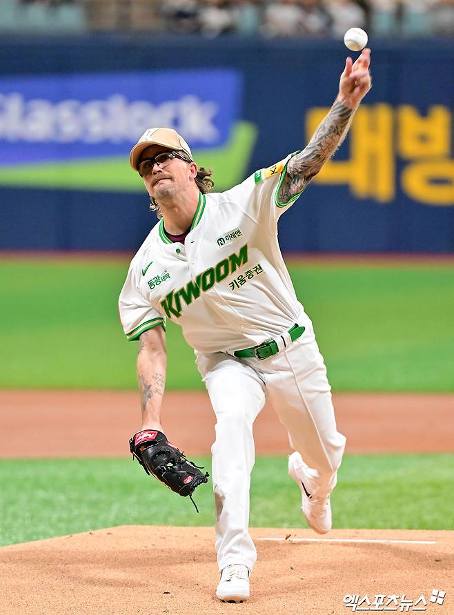 [단독] KBO 아시아쿼터 1호 탄생하나…LG, '韓 경력직' 호주 좌완 라클란 웰스 계약 임박