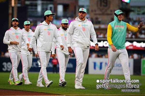 '이럴 수가' 664억 포기하고 이대로 은퇴하나? 박찬호 추월까지 9승 남았는데…다르빗슈, 팔꿈치 수술로 2026시즌 아웃