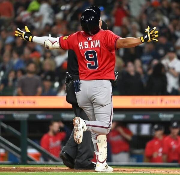 1년 224억원 포기한 김하성, 3년 700억원 대박 계약 가능? 경쟁자 스토리 잔류-비솃은 수비 혹평 '호재' [더게이트 MLB]