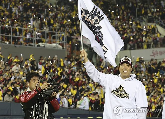 LG, 복귀 선수로만으로도 전력 강화…김현수·박해민 잔류 관건