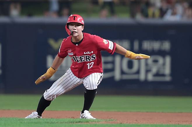 KIA가 실패한 트레이드라고? 아직 결론 이르다… ‘이대호 호평’ 유망주, 유쾌한 반전 나오나