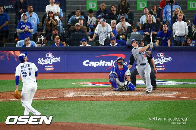 'FA 포기한다' 사이영상 투수의 충격 결정…231억 선수 옵션 실행→WS 7차전 끝내기포 설욕 노린다