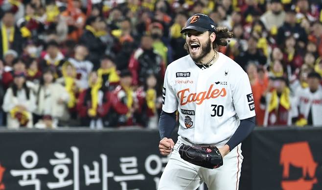 MLB닷컴 “폰세, 빅리그 보단 한국서 에이스 활약이 금전적 이익”