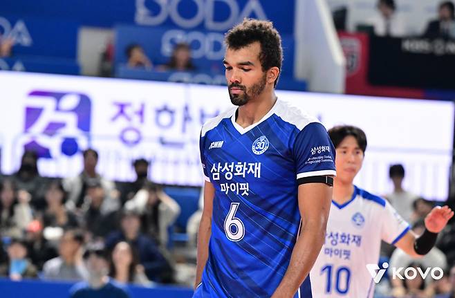 용병이 37점을 때려도 지네.. 또 범실 탓 → 감독도 할 말 잃었다