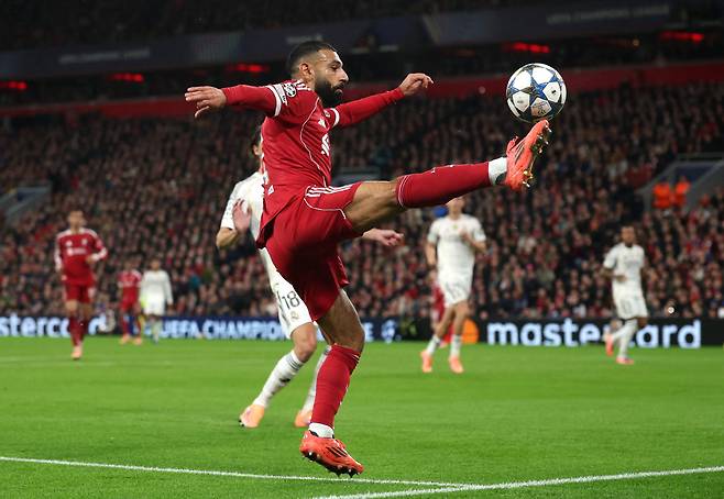 '손흥민처럼 박수 받을 때 나가라' 최대 위기→살라 대반전, EPL 파라오 원상복귀 '경기력으로 증명'