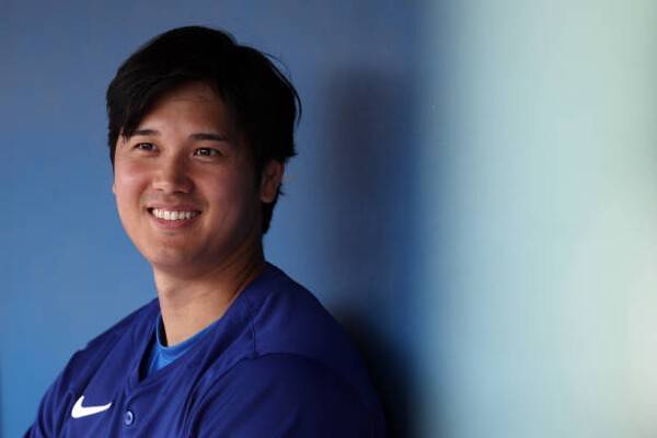 오타니, 슈퍼스타 맞아? '엄마는 아르바이트, 아내는 구형폰'…7억 달러의 사나이 가족의 믿기 힘든 검소함