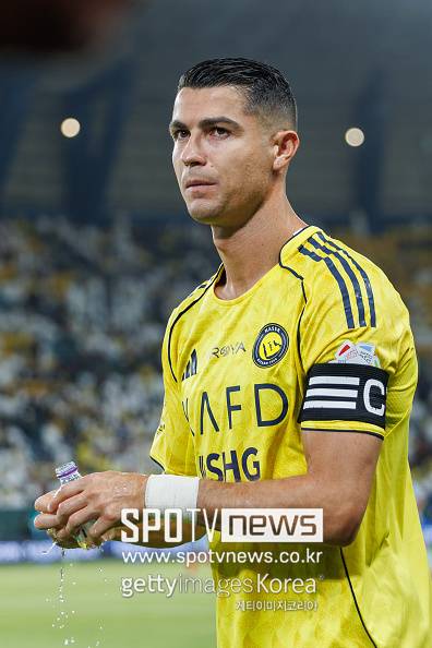 호날두 ‘오피셜’ 공식발표…현역 은퇴 “곧 축구화 벗겠다, 끝이 다가온다” 임박 언급, 가족을 위해 결정