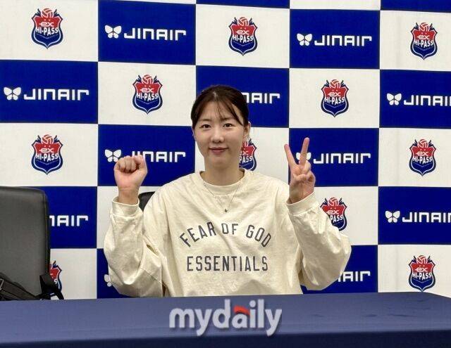 “담배 끊으시고, 만수무강하세요!” 언제나 유쾌한 강소휘, 김종민 감독에게 전하는 축하 [MD김천]