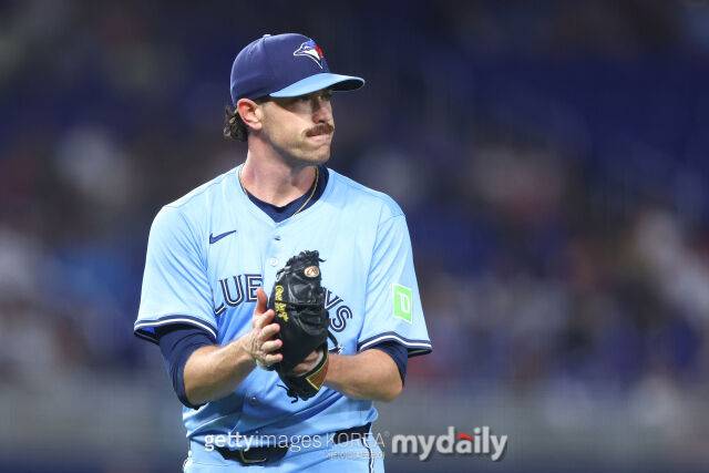 WS 7차전 결승포 헌납 죄책감 때문인가, 사이영상→트레이드 투수 왜 1448억 포기했나…