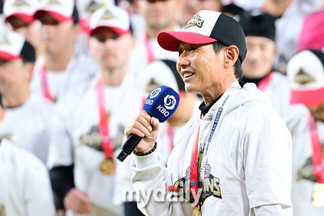 염갈량은 LG와 계약 끝났는데 마무리훈련 지휘한다…정말 30억원? 혹시 재계약 불발? 걱정 안 해도 됩니다