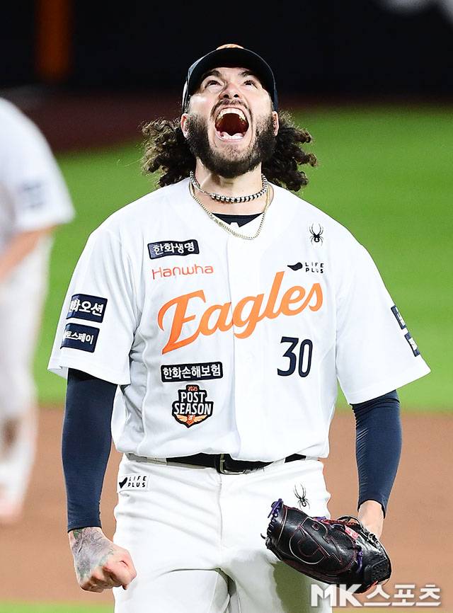 “대형 계약 가능성 ↓”…KBO리그 맹폭했던 한화 슈퍼 에이스, 다음 소속팀은 어디?