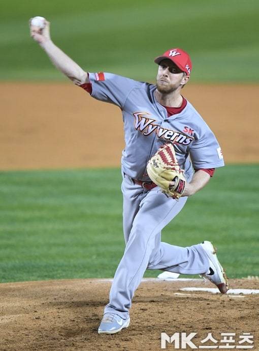 “대형 계약 가능성 ↓”…KBO리그 맹폭했던 한화 슈퍼 에이스, 다음 소속팀은 어디?