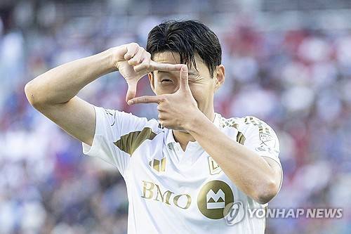 손흥민에게 까불면 이렇게 됩니다…괜히 시비 걸었다가 '대망신'→SON 선제골 장면 박제