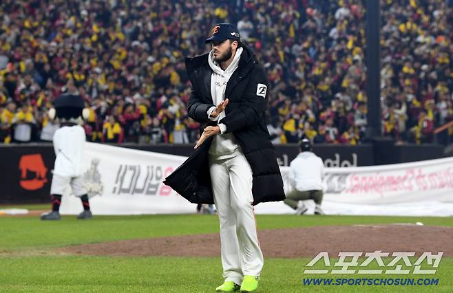 9개 구단 절망? 폰세 빅리그급 아닌가 →