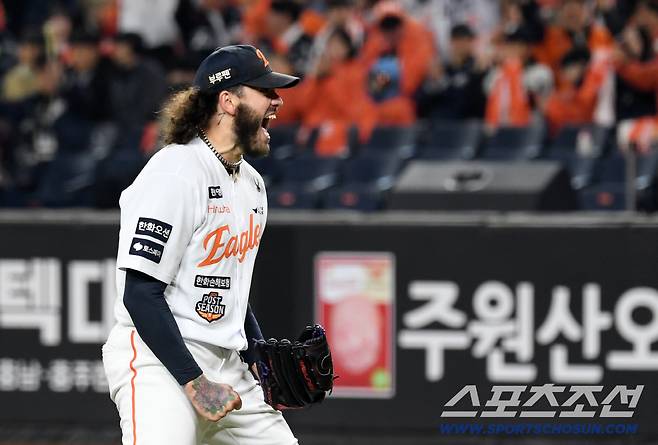 9개 구단 절망? 폰세 빅리그급 아닌가 →