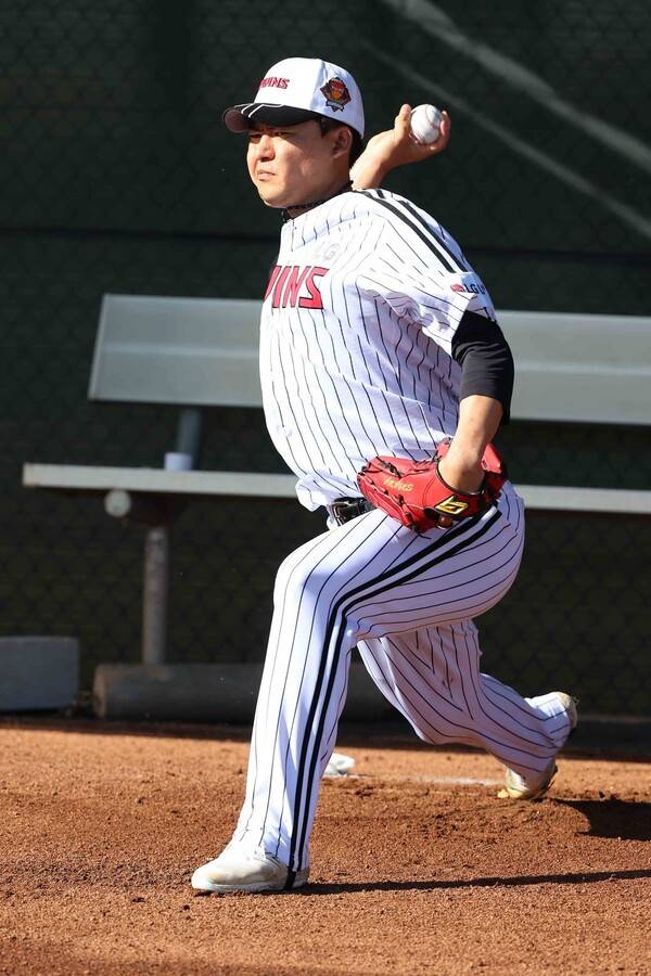 삼성-NC 지나 LG에서도 부활 실패? 2년째 1군 '0경기'…FA 공시 명단에는 올랐는데, 국대 사이드암의 운명은