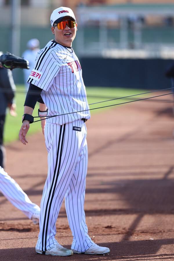 삼성-NC 지나 LG에서도 부활 실패? 2년째 1군 '0경기'…FA 공시 명단에는 올랐는데, 국대 사이드암의 운명은