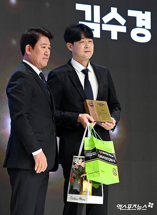 키움 복귀 '112승 레전드', 영웅 마운드 재건 중책 수행…