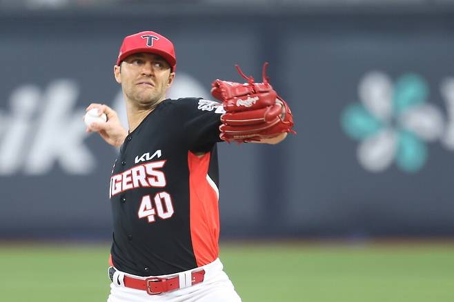 무조건 1번은 박찬호, 꼬이면 다 끝장이다… FA-외국인 변수에 갇힌 KIA, 내년 전력 구상 늦어지나