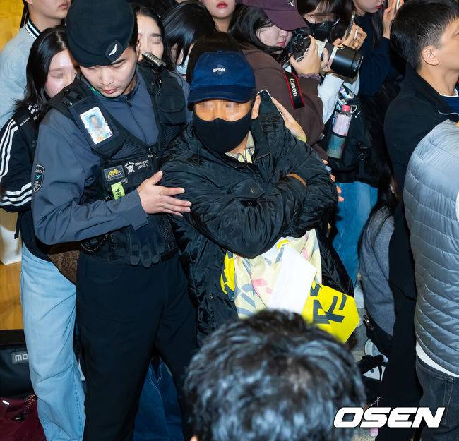 ‘충격’ 김혜성 인터뷰 거부 사태, 금의환향 현장 왜 한동안 정적 흘렀나 “저분 가시면 인터뷰할게요”